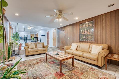688 Grove Avenue Edison NJ 08820