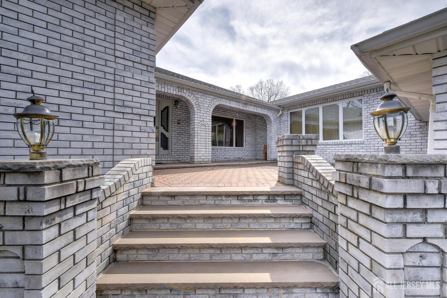 6 Keen Lane Edison NJ 08820