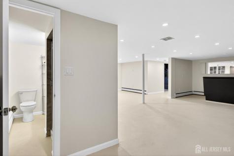 35 SE Nassau Street Clark NJ 07066