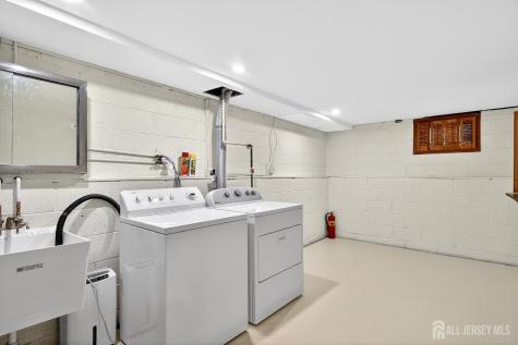 35 SE Nassau Street Clark NJ 07066