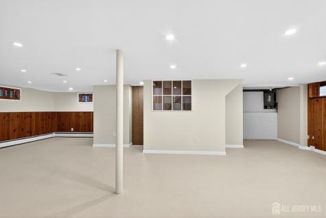 35 SE Nassau Street Clark NJ 07066