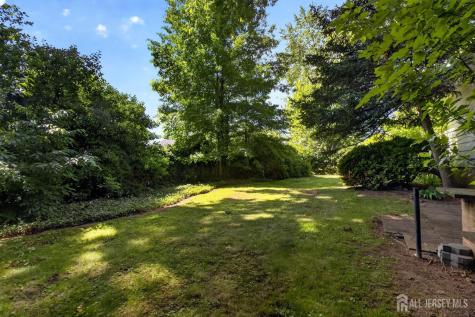 35 SE Nassau Street Clark NJ 07066
