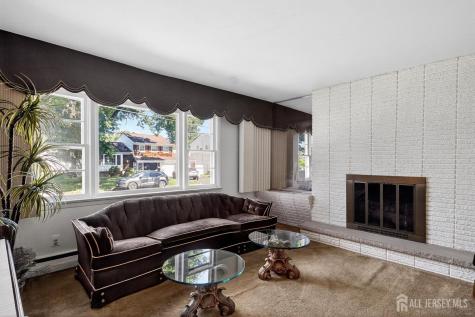 35 SE Nassau Street Clark NJ 07066
