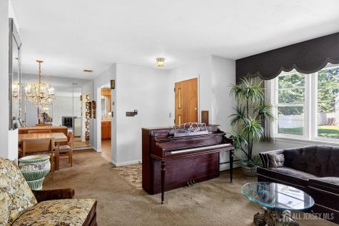 35 SE Nassau Street Clark NJ 07066