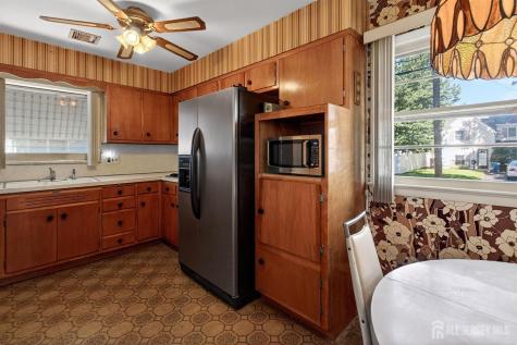 35 SE Nassau Street Clark NJ 07066