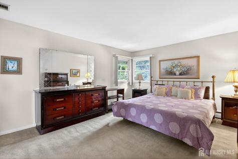 35 SE Nassau Street Clark NJ 07066