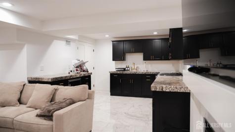 9 Wood Lake Court North Brunswick NJ 08902