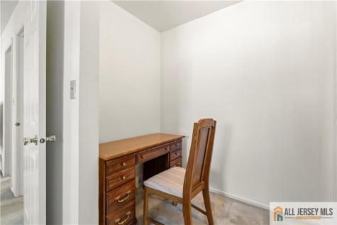 5 Lily Court Edison NJ 08820