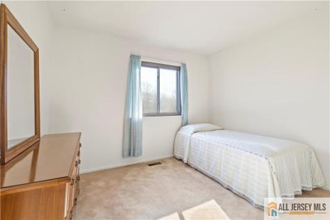 5 Lily Court Edison NJ 08820