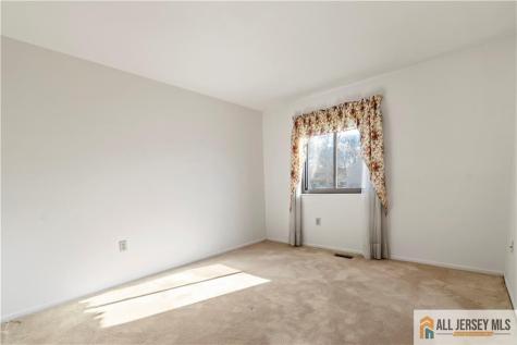 5 Lily Court Edison NJ 08820
