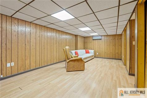 5 Lily Court Edison NJ 08820
