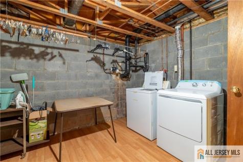 5 Lily Court Edison NJ 08820