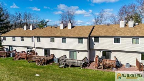 5 Lily Court Edison NJ 08820