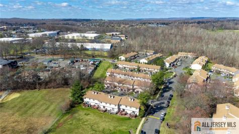 5 Lily Court Edison NJ 08820