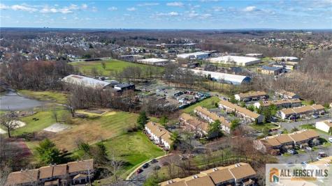 5 Lily Court Edison NJ 08820