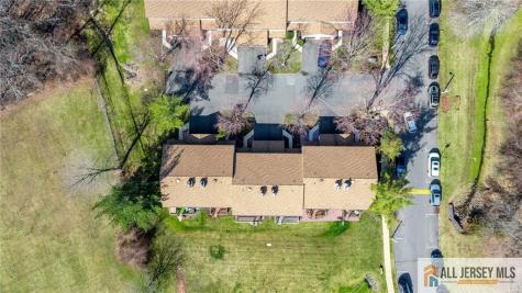 5 Lily Court Edison NJ 08820