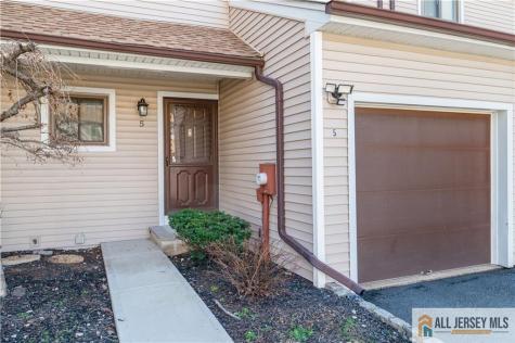 5 Lily Court Edison NJ 08820