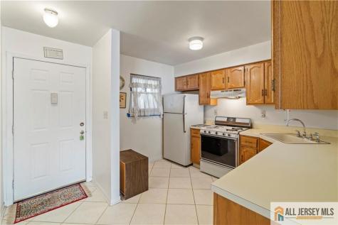 5 Lily Court Edison NJ 08820