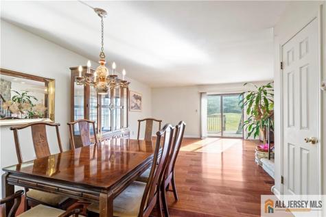 5 Lily Court Edison NJ 08820