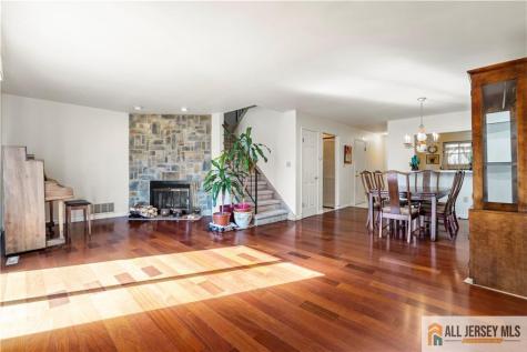 5 Lily Court Edison NJ 08820