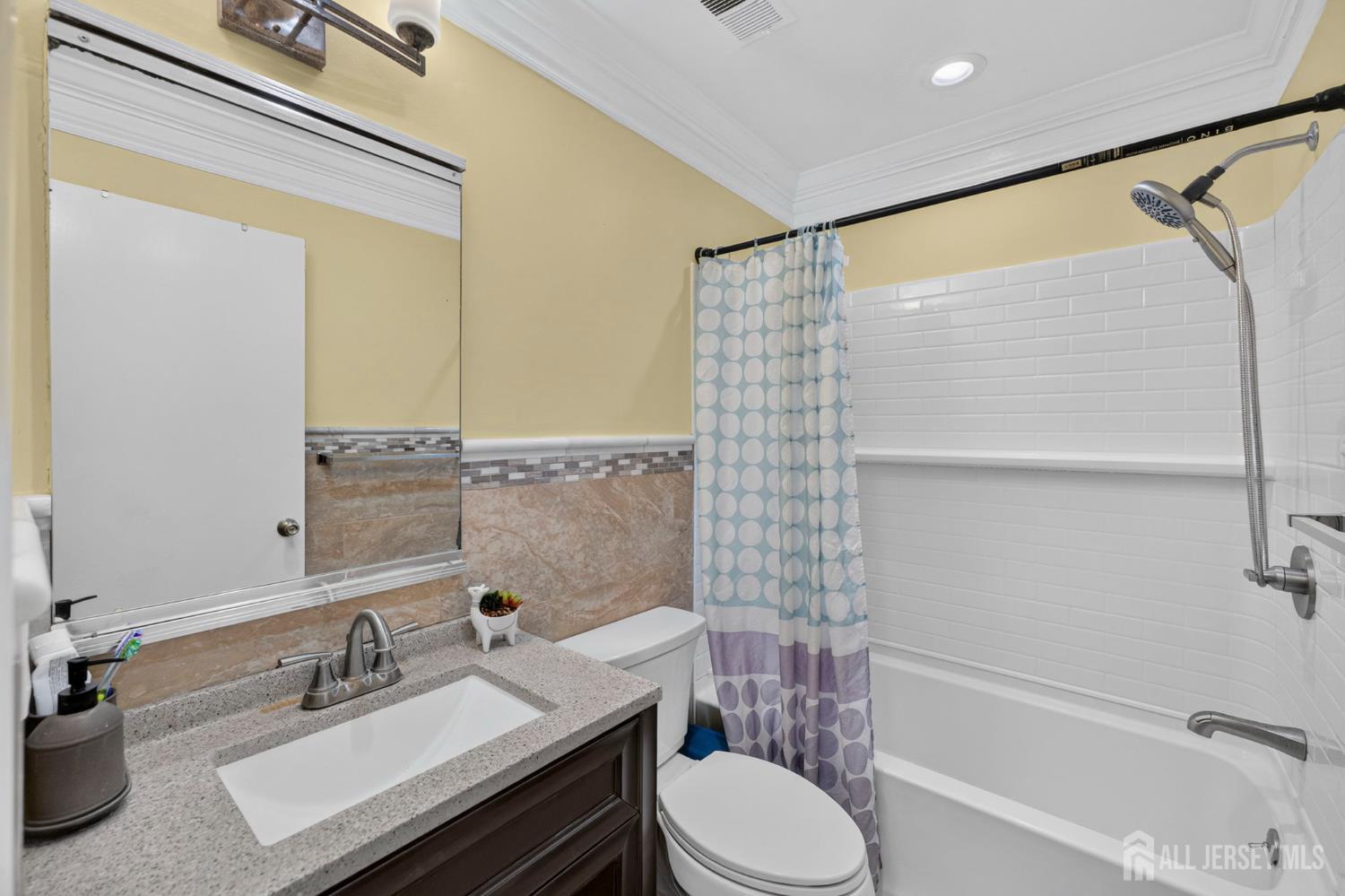 56 Woodbury Road Edison NJ 08820