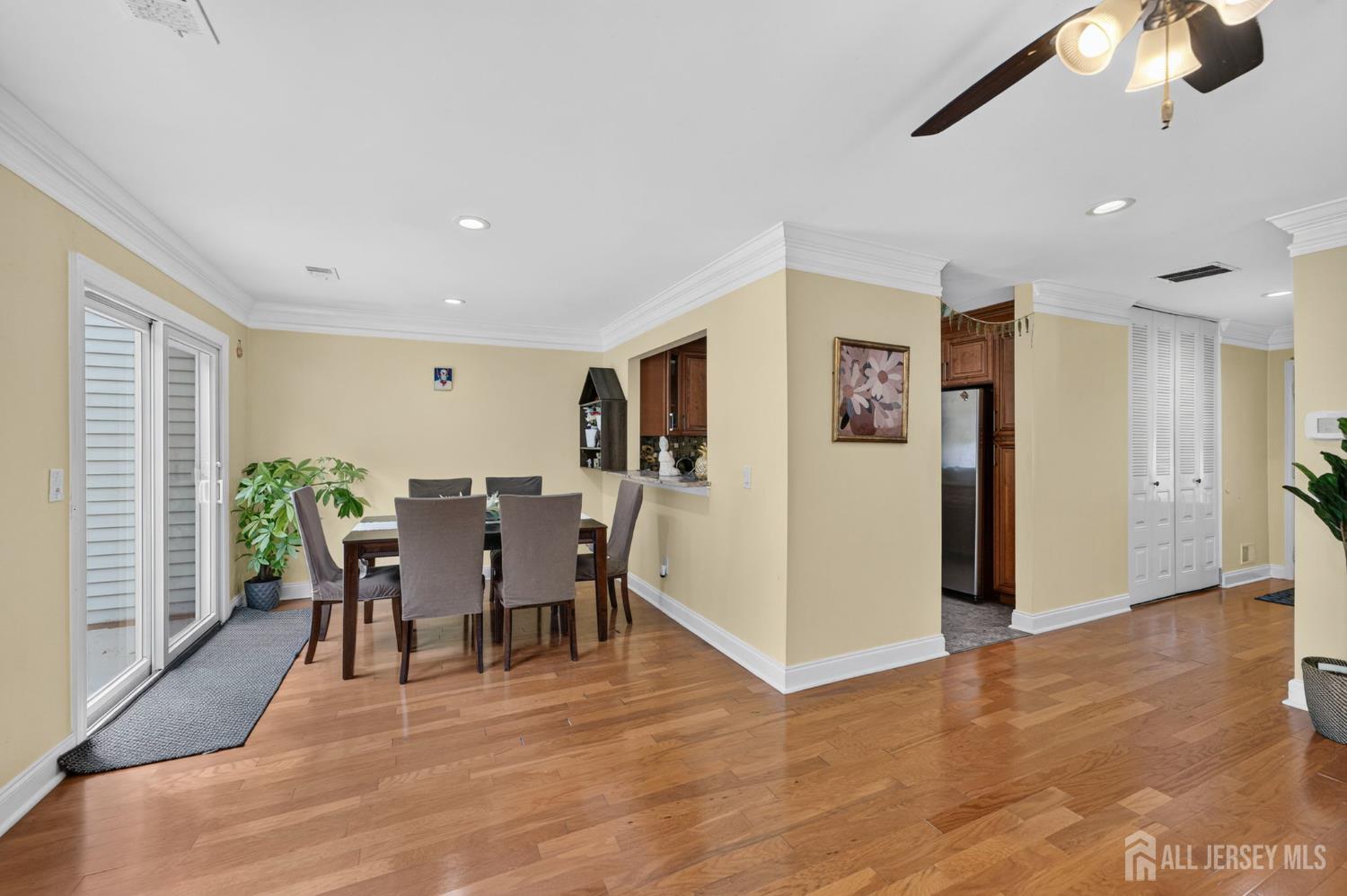 56 Woodbury Road Edison NJ 08820