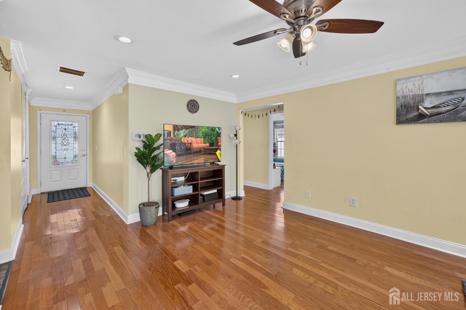 56 Woodbury Road Edison NJ 08820