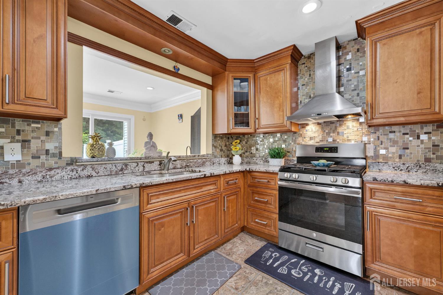 56 Woodbury Road Edison NJ 08820