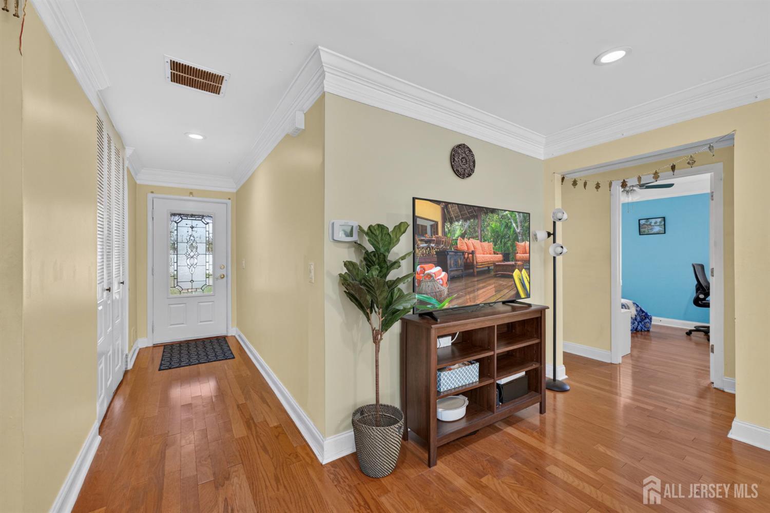 56 Woodbury Road Edison NJ 08820