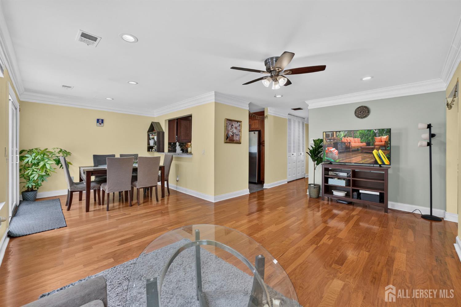 56 Woodbury Road Edison NJ 08820