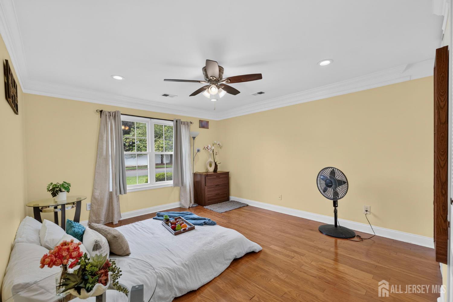 56 Woodbury Road Edison NJ 08820