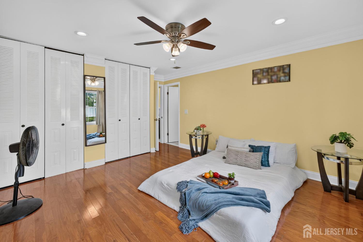 56 Woodbury Road Edison NJ 08820