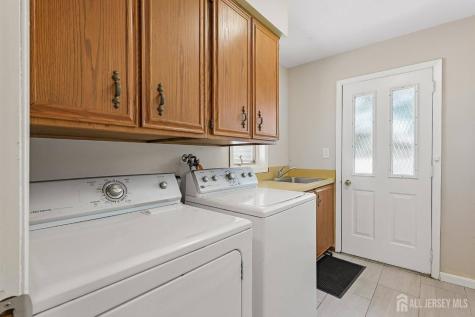 16 Cutter Avenue Edison NJ 08820