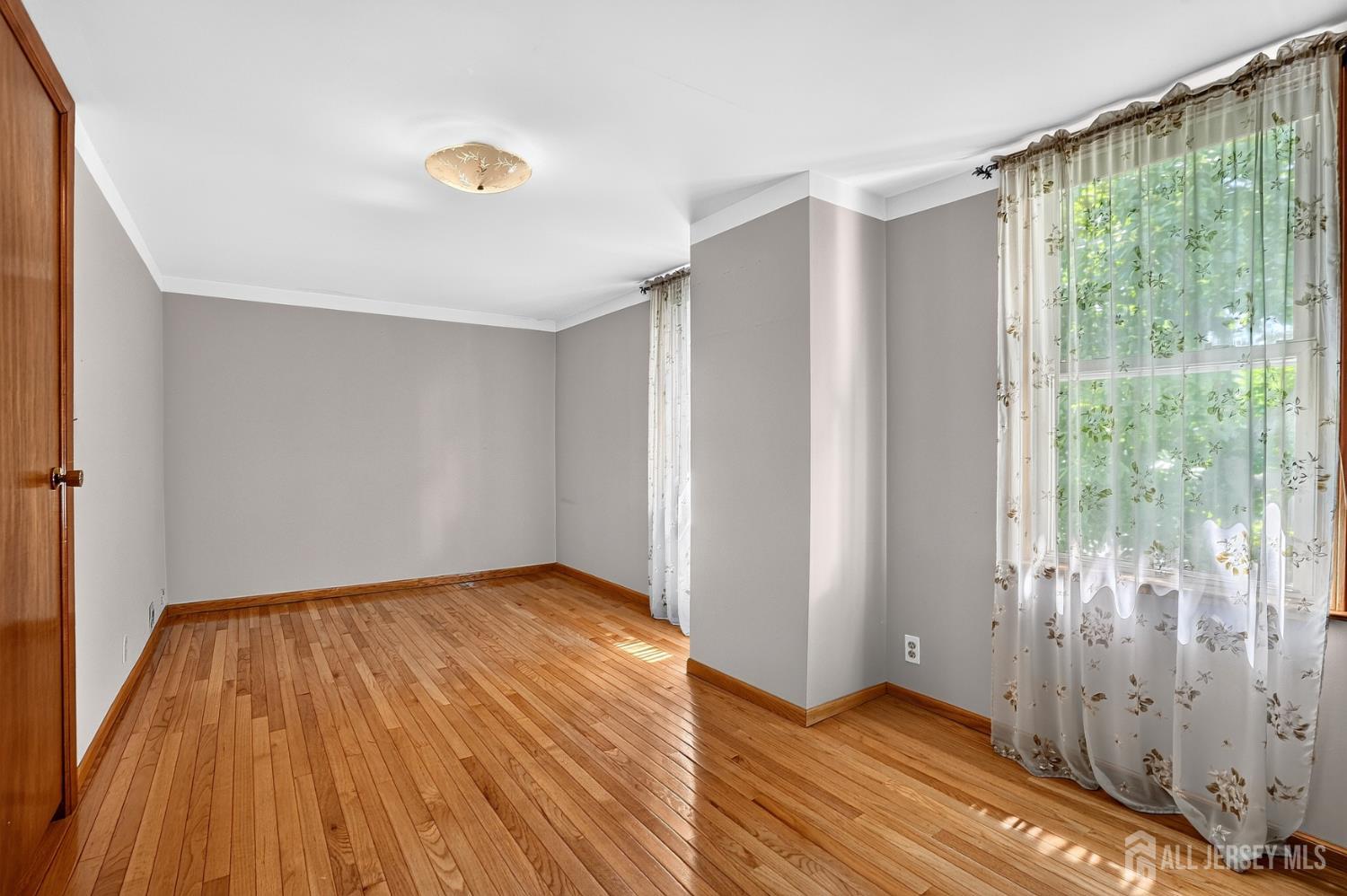 33 Burnet Street Avenel NJ 07001