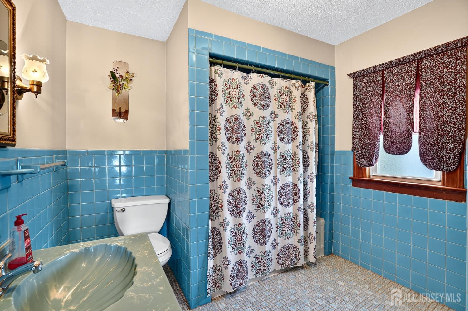 33 Burnet Street Avenel NJ 07001