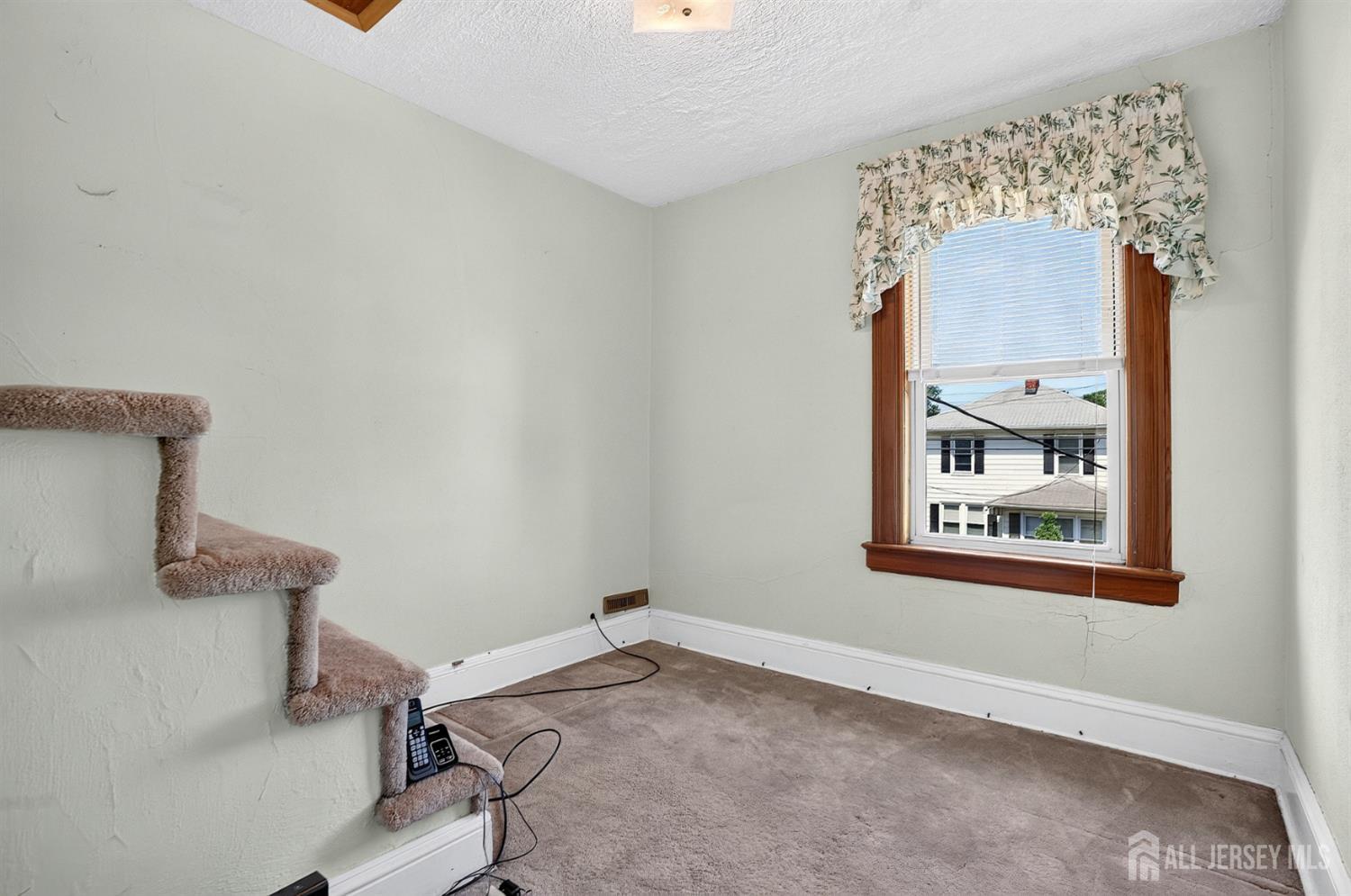 33 Burnet Street Avenel NJ 07001