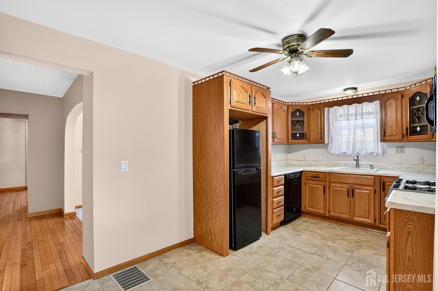33 Burnet Street Avenel NJ 07001