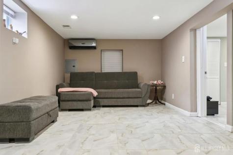 657 Barron Avenue Woodbridge Proper NJ 07095