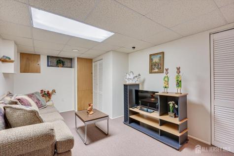 4 Caldwell Court East Brunswick NJ 08816
