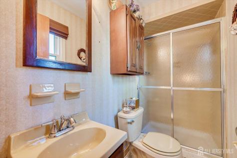 4 Caldwell Court East Brunswick NJ 08816