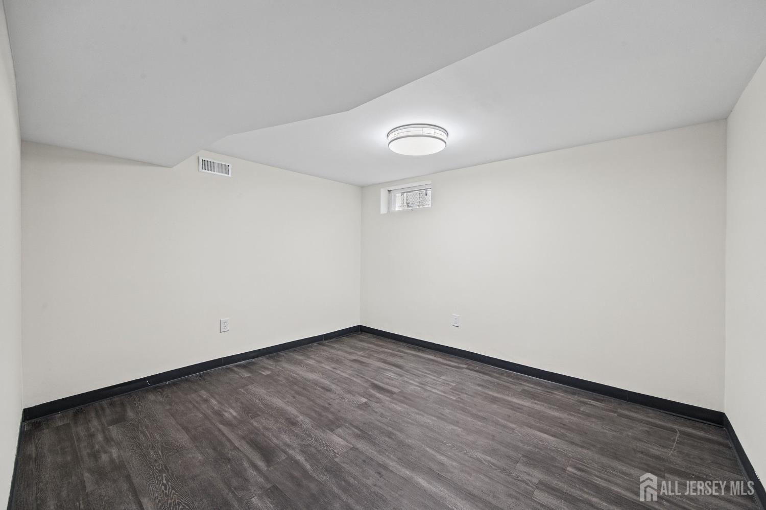 20 Suydam Avenue Edison NJ 08817
