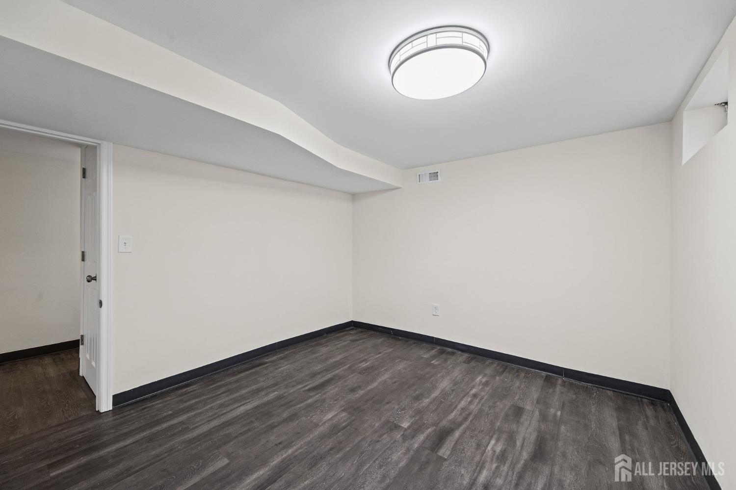 20 Suydam Avenue Edison NJ 08817