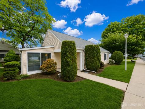243-C Mayflower Way Monroe NJ 08831