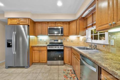 4 Conover Court Edison NJ 08817