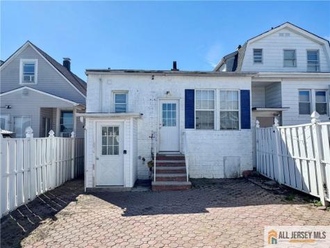 344 Arnold Avenue Perth Amboy NJ 08861