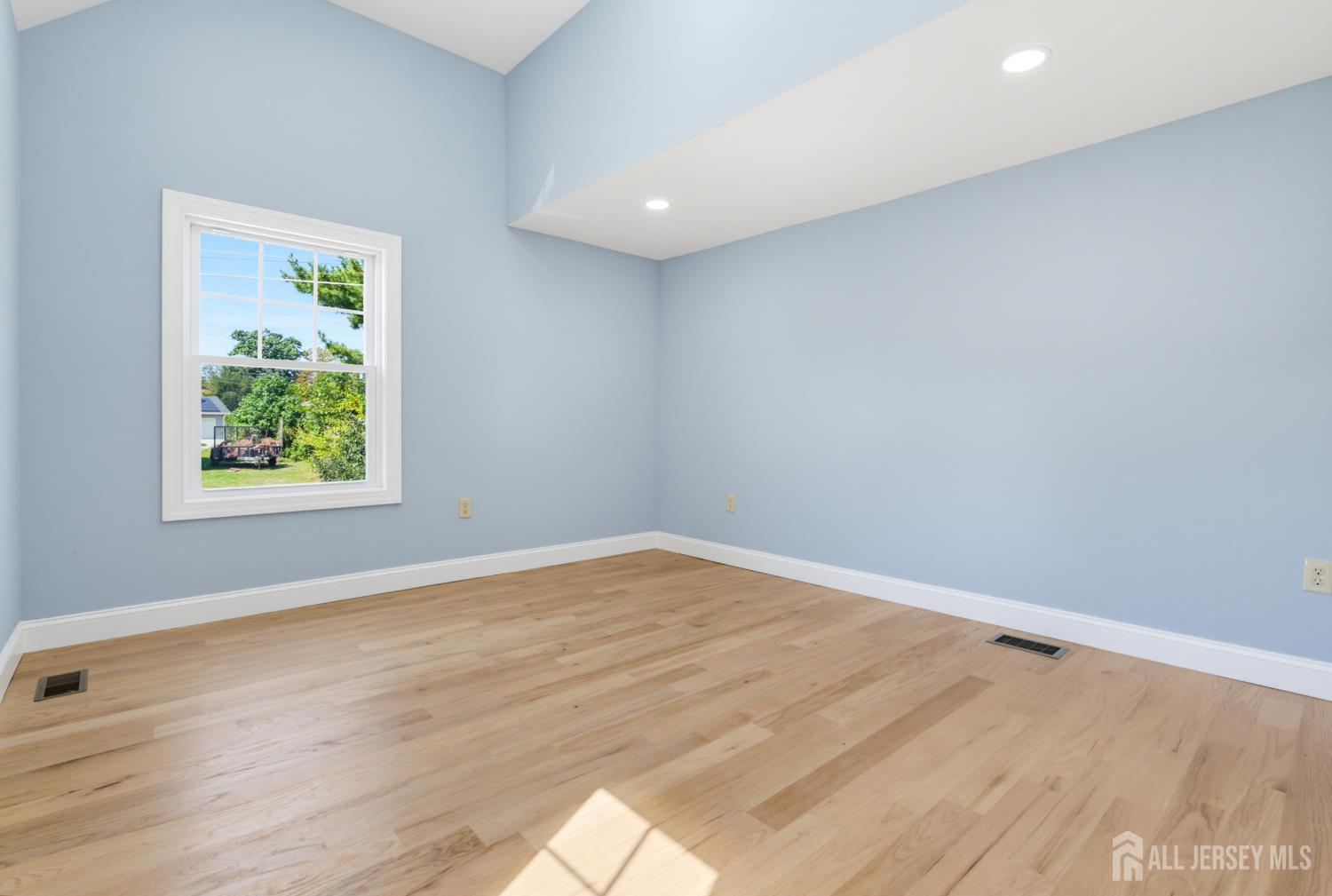 10 Snyder Avenue Sayreville NJ 08872