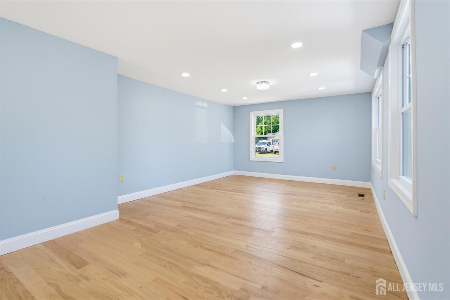 10 Snyder Avenue Sayreville NJ 08872
