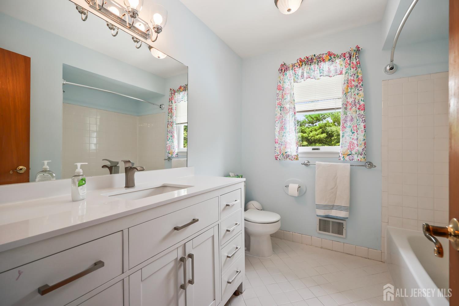 13 Regent Drive Monroe NJ 08831