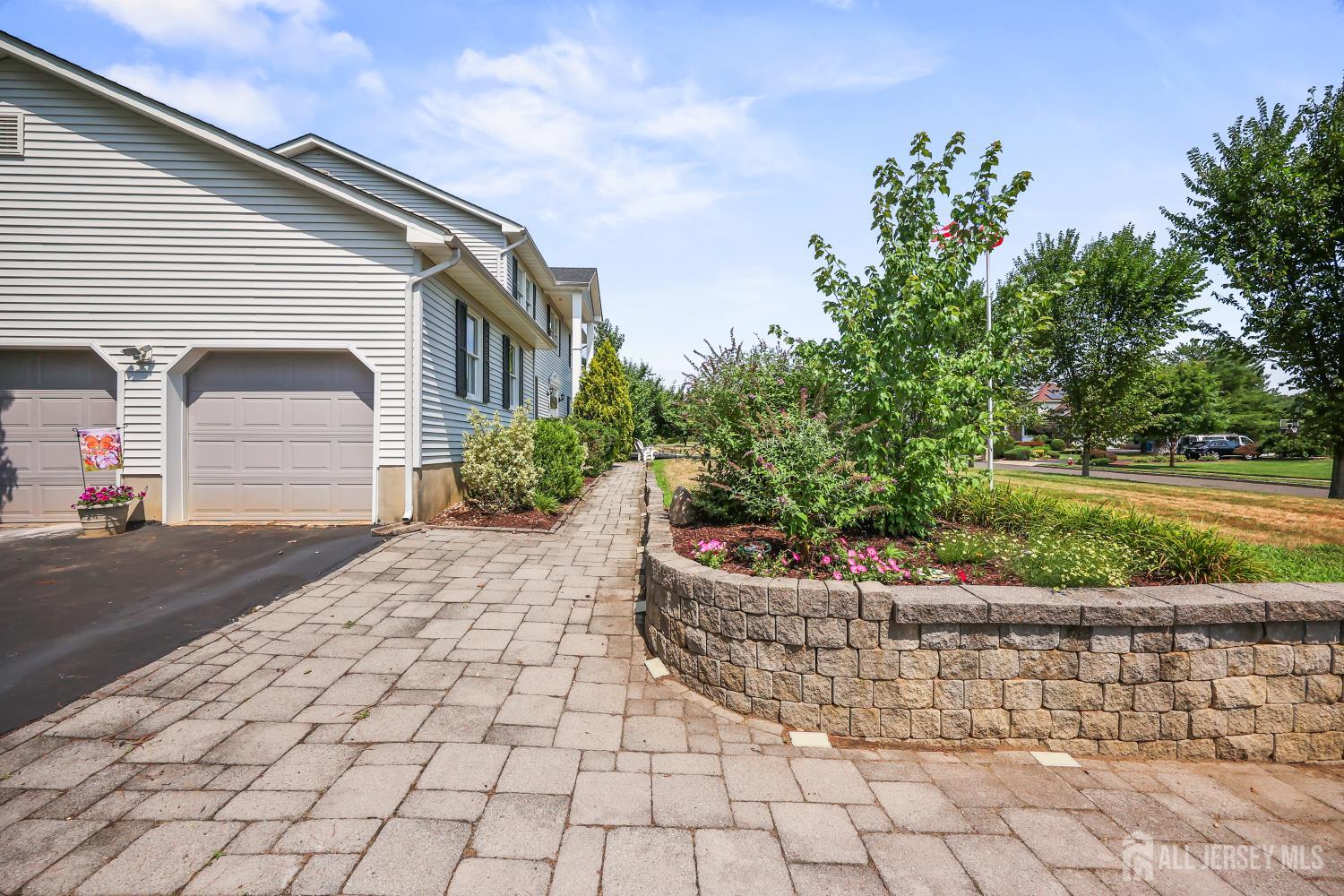 13 Regent Drive Monroe NJ 08831