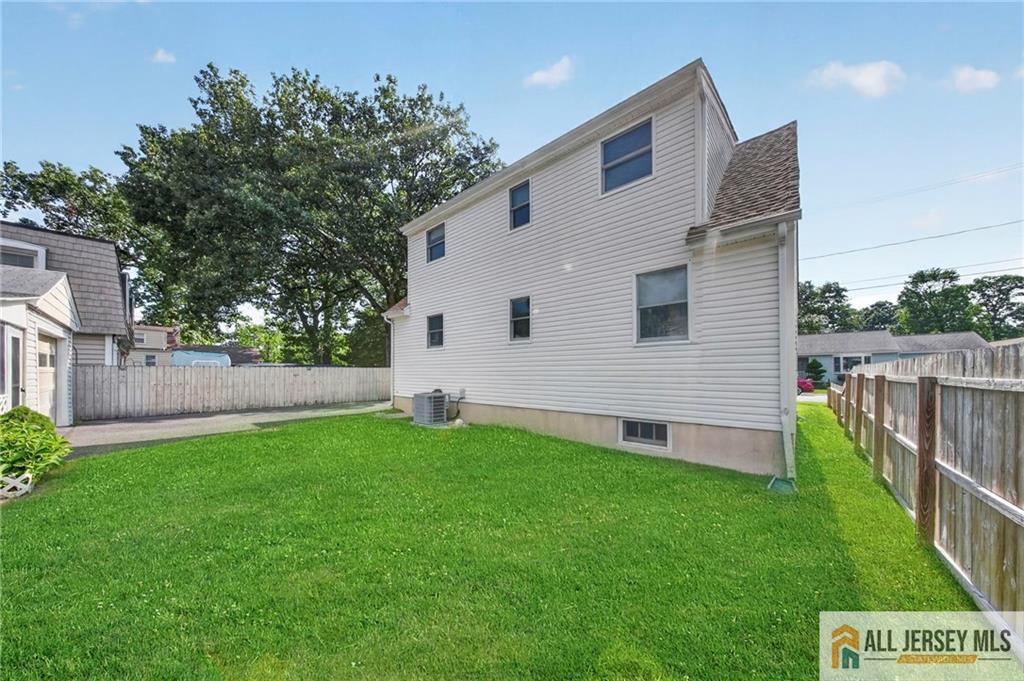 18 Woodland Road Spotswood NJ 08884